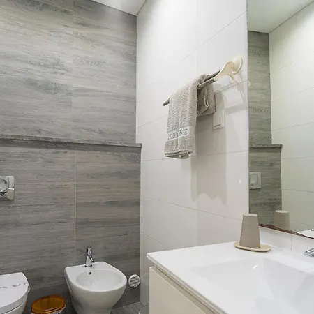 T1 Av. Guimaraes Apartamento Nazaré